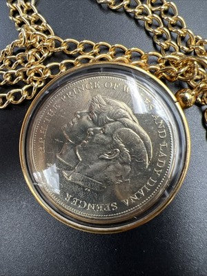 1981 Royal Wedding Commemorative Crown Prince & Diana Coin in Bezel/Chain