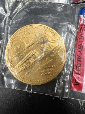 Lot of 2 1976 US Mint Exhibit Cape Expo Souvenir Independence Bicentennial Medal