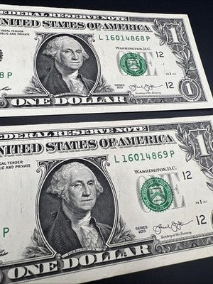 2 Consecutive 2013 $1 FRN Federal Reserve Notes Choice UNC #869