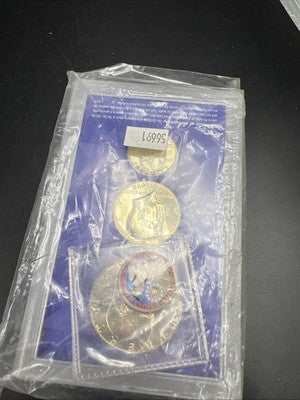 4 Coin Copper Nickel Bicentennial Proof Set 1976 25c 50c $1 & Colorized QTR #B