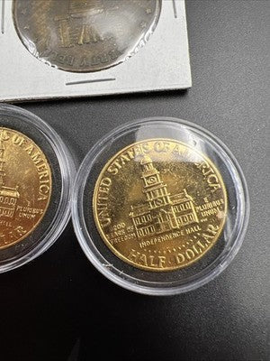Bicentennial Collector's set 1976 Medal & P D Set Kennedy Halves
