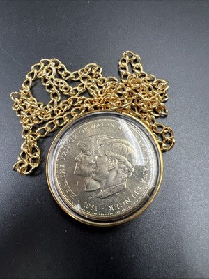 1981 Royal Wedding Commemorative Crown Prince & Diana Coin in Bezel/Chain