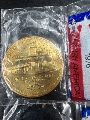 Lot of 2 1976 US Mint Exhibit Cape Expo Souvenir Independence Bicentennial Medal