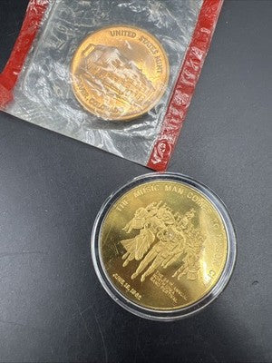 Medal Collector's lot 1962 Mason City Music Man Iowa + Denver Mint Bronze Medal
