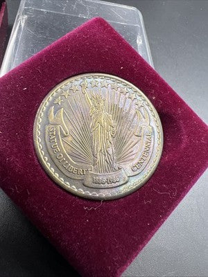 1986 Centennial Souvenir Medal Statue Of Liberty NYC New York Neat Toning