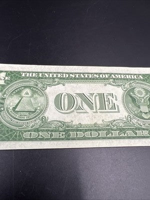 1935 E $1 One Dollar Silver Certificate UNC Uncirculated #212