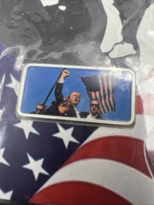 The People's President Donald Trump 5 Gram .999 Silver Bar in Packadging