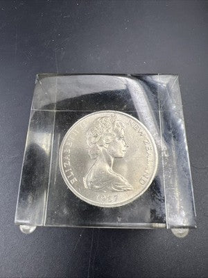 Coin Cube 1967 New Zealand CU-NI Dollar Coin Gem BU In Clear Plastic Paperweight
