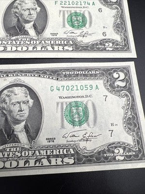 Lot of 2 1976 $2 Two Dollar Bicentennial FRN Federal Reserve Notes AU #59