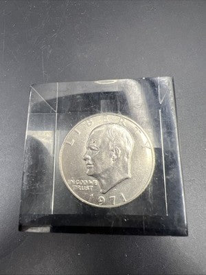 Coin Cube 1971 D $1 Ike Eisenhower Dollar in Clear Plastic Block Paperweight