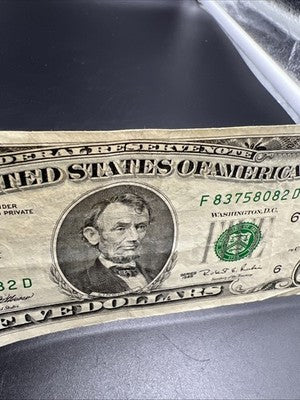 1995 $5 FRN Federal Reserve Note VF Very Fine Circ #082