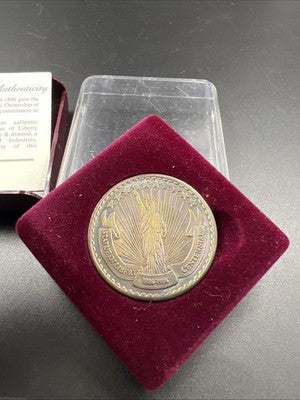 1986 Centennial Souvenir Medal Statue Of Liberty NYC New York Neat Toning