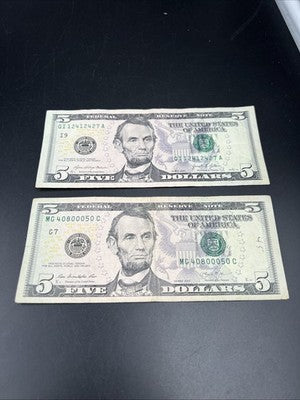 Lot of 2 2013 $5 FRN Federal Reserve Notes Neat Serial # VG Circ #M