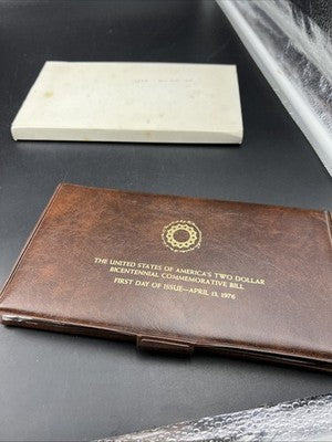 FDOI 1976 $2 FRN Federal Reserve Bicentennial Note April 13th leather display #8