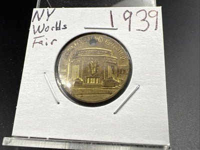 1939 New York World's Fair Administration Building Souvenir Token Circulated