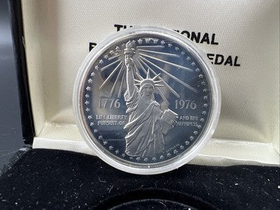 US 1776 - 1976 Bicentennial Statue of Liberty Sterling Silver Medal w/ Box