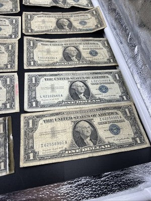 Lot of 19 Very Circulated 1957 1935 $1 US Silver Certificate Blue Seal Bills #62