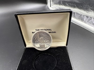 US 1776 - 1976 Bicentennial Statue of Liberty Sterling Silver Medal w/ Box