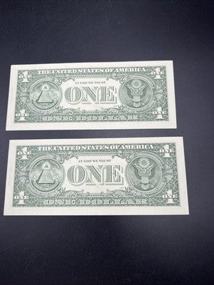 2 Consecutive 2013 $1 FRN Federal Reserve Notes CH UNC #72