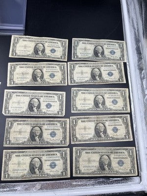Lot of 10 1935 $1 One Dollar Silver Certificate Blue Seal Notes Very Circ #498