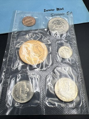 1974 D Uncirculated U.S. Mint Denver Souvenir Set with used envelope #a