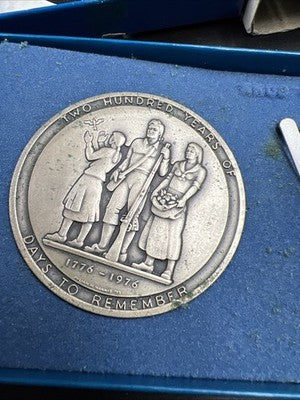 1976 US Bicentnennial Two Hundred Years Georgia 137 Gram .999 Silver Medal n Box