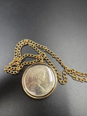 1981 Royal Wedding Commemorative Crown Prince & Diana Coin in Bezel/Chain