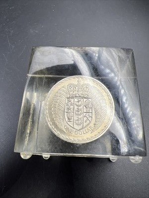 Coin Cube 1967 New Zealand CU-NI Dollar Coin Gem BU In Clear Plastic Paperweight
