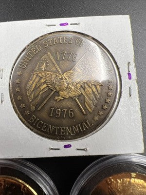 Bicentennial Collector's set 1976 Medal & P D Set Kennedy Halves