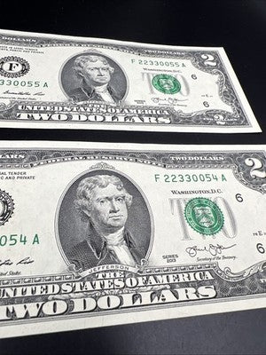 2 Consc 2013 $2 FRN CH AU Notes Repeat Serial #22330055 & #22330054