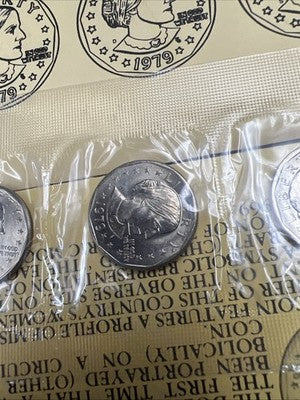 3 Coin P D S 1979 SBA Susan B Anthony Souvenir Set Yellow Envelope