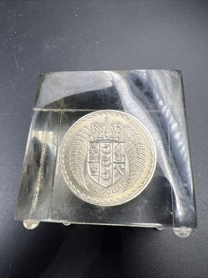 Coin Cube 1967 New Zealand CU-NI Dollar Coin Gem BU In Clear Plastic Paperweight
