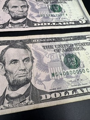 Lot of 2 2013 $5 FRN Federal Reserve Notes Neat Serial # VG Circ #M