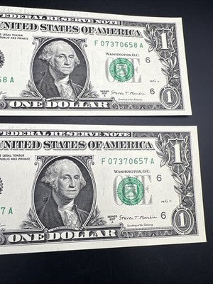 2 Consecutive 2017 A $1 FRN Federal Reserve Notes CH UNC #57