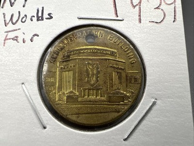 1939 New York World's Fair Administration Building Souvenir Token Circulated