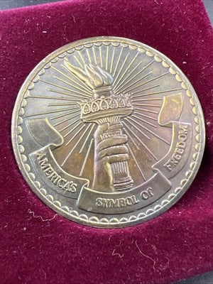 1986 Centennial Souvenir Medal Statue Of Liberty NYC New York Neat Toning