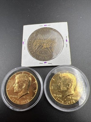 Bicentennial Collector's set 1976 Medal & P D Set Kennedy Halves