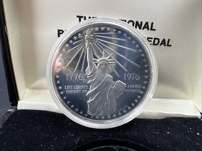 US 1776 - 1976 Bicentennial Statue of Liberty Sterling Silver Medal w/ Box