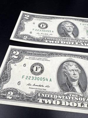 2 Consc 2013 $2 FRN CH AU Notes Repeat Serial #22330055 & #22330054