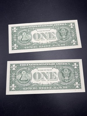 2 Consecutive 2017 $1 FRN Federal Reserve Notes CH UNC #64