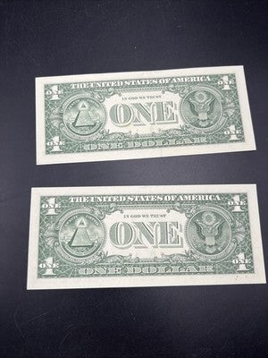 2 Consecutive 2017 $1 FRN Federal Reserve Notes CH UNC #64