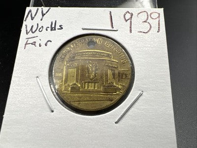 1939 New York World's Fair Administration Building Souvenir Token Circulated