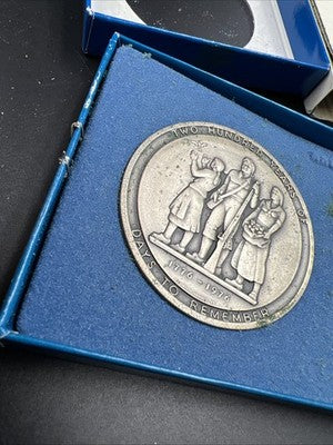 1976 US Bicentnennial Two Hundred Years Georgia 137 Gram .999 Silver Medal n Box