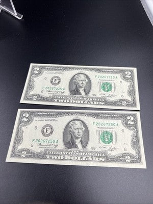 Lot of 2 1976 $2 Two Dollar Bicentennial FRN Federal Reserve Notes CH AU #50