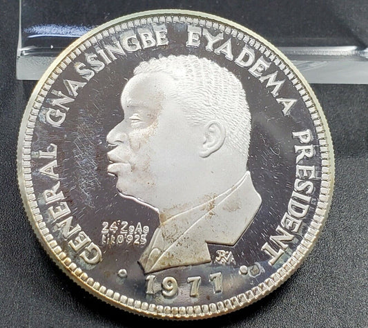 1977 TOGO Republic 5000 FRANCS Choice / Gem SILVER Proof MINTAGE 150 VERY LOW