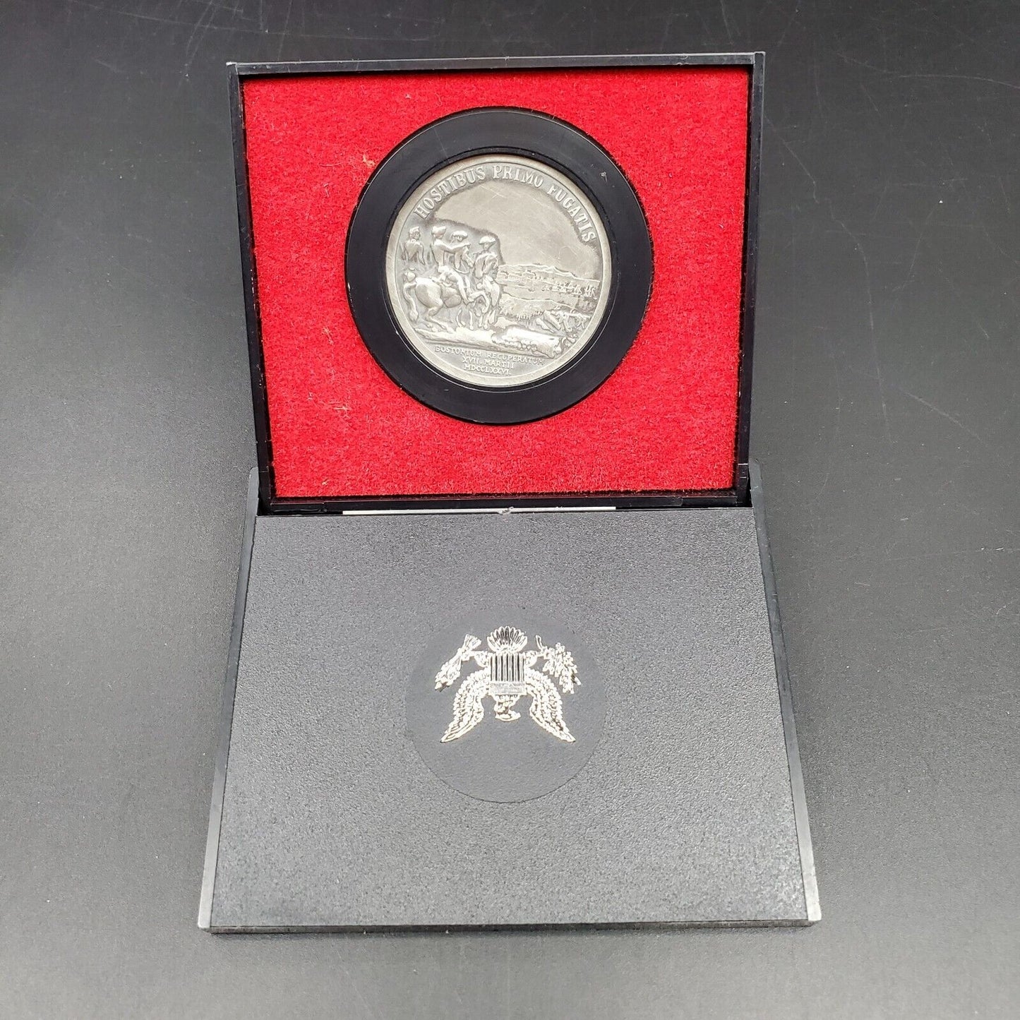 1976 United States Mint Washington Before Boston Bicentennial Pewter Medal