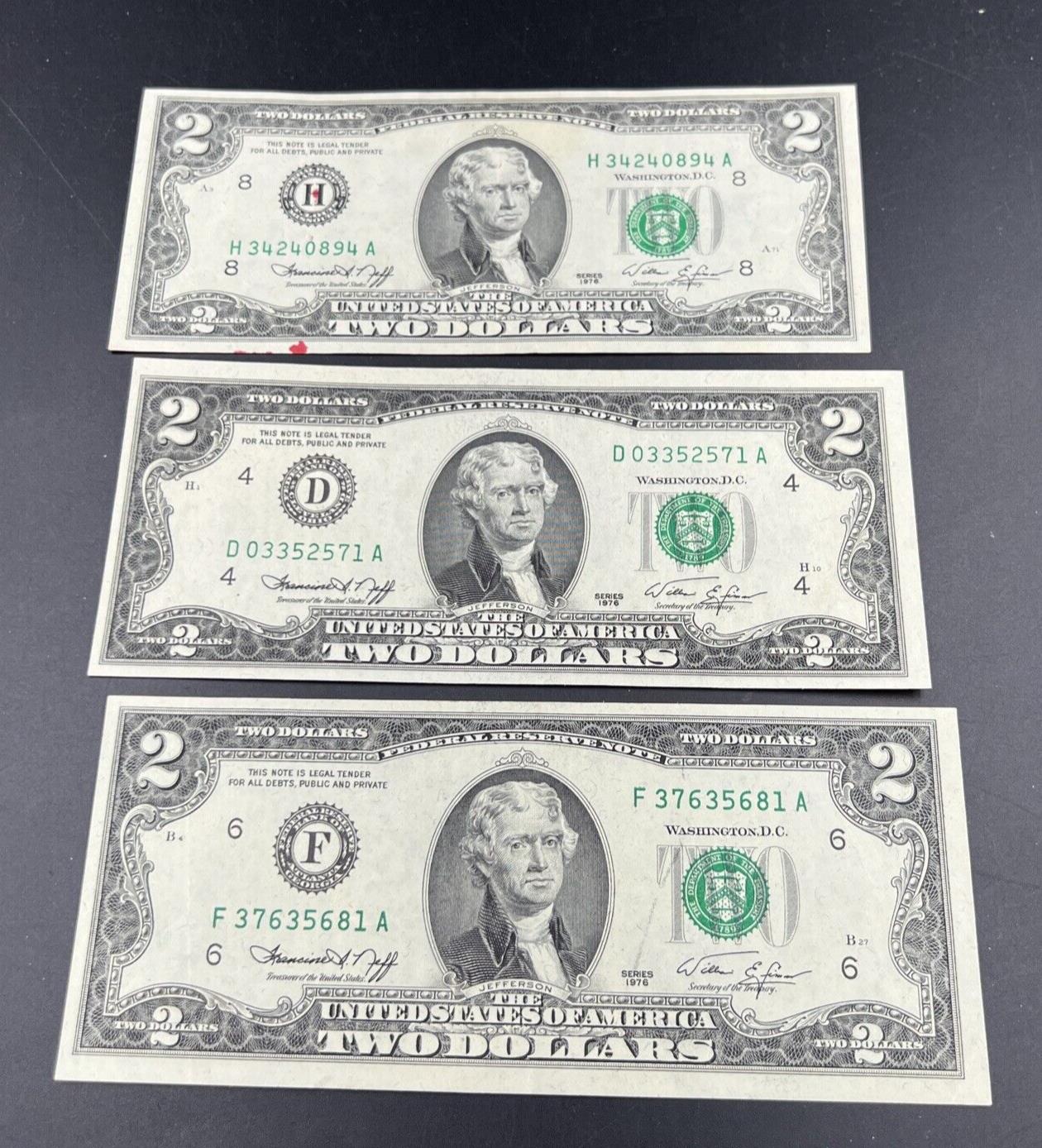 Lot of 3 1976 $2 Two Dollar Bicentennial FRN Federal Reserve Note Bills VF #681