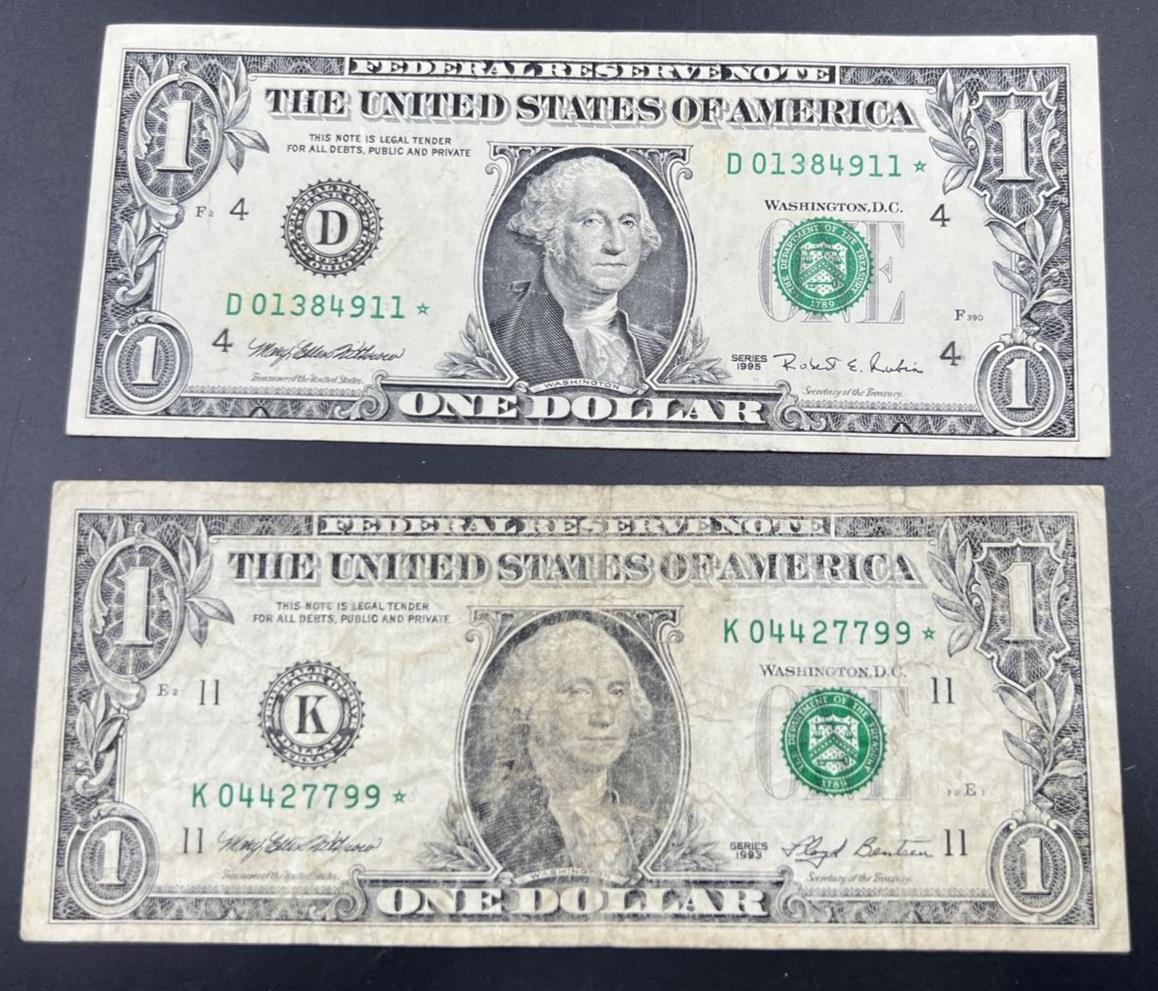 2 Note Set 1993 & 1995 Star * $1 One Dollar FRN Circ Federal Reserve Bills