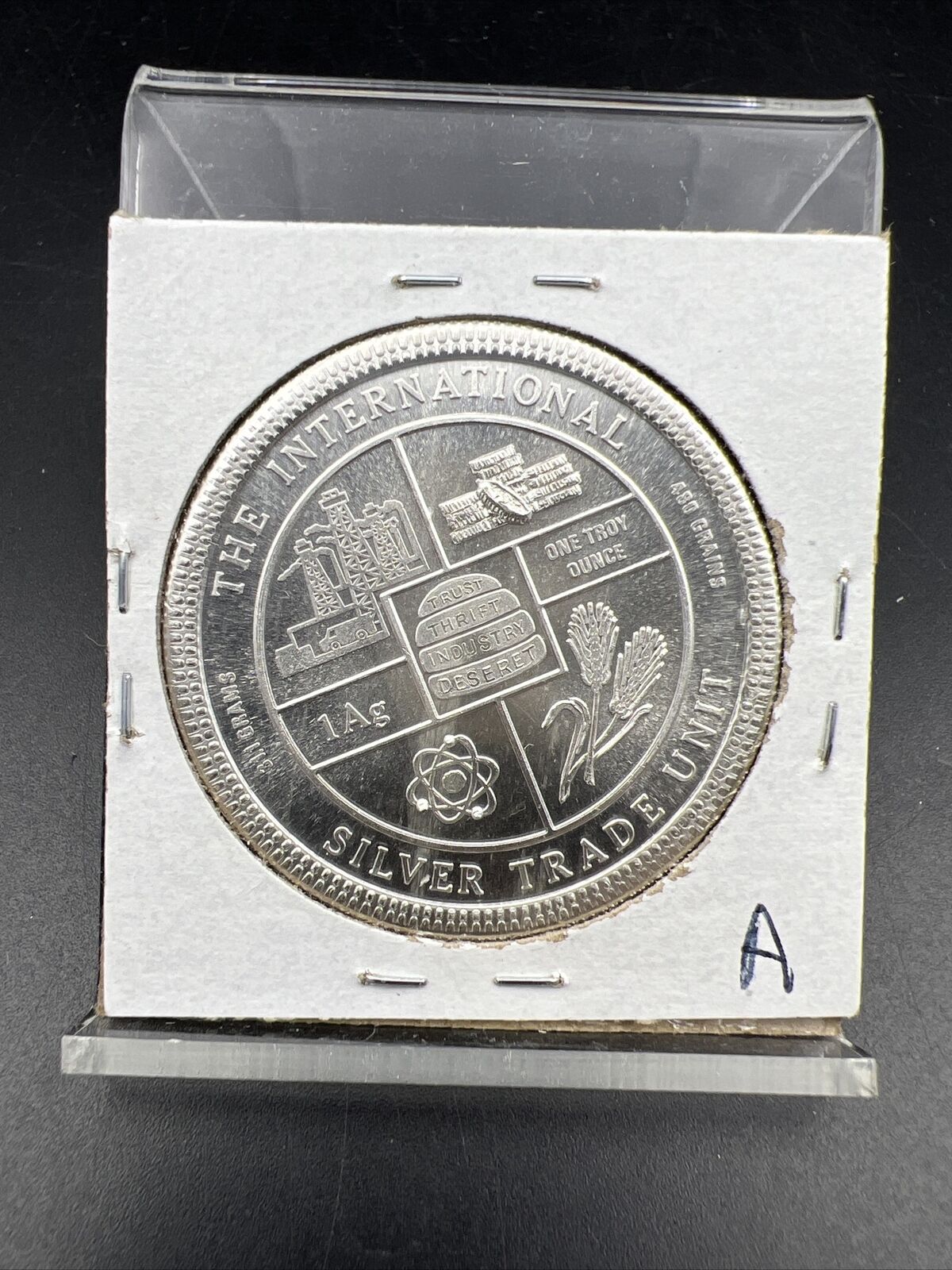 1974 1 Oz Silver International Trade Unit Moon Reverse GEM UNC Vintage Round 2X2