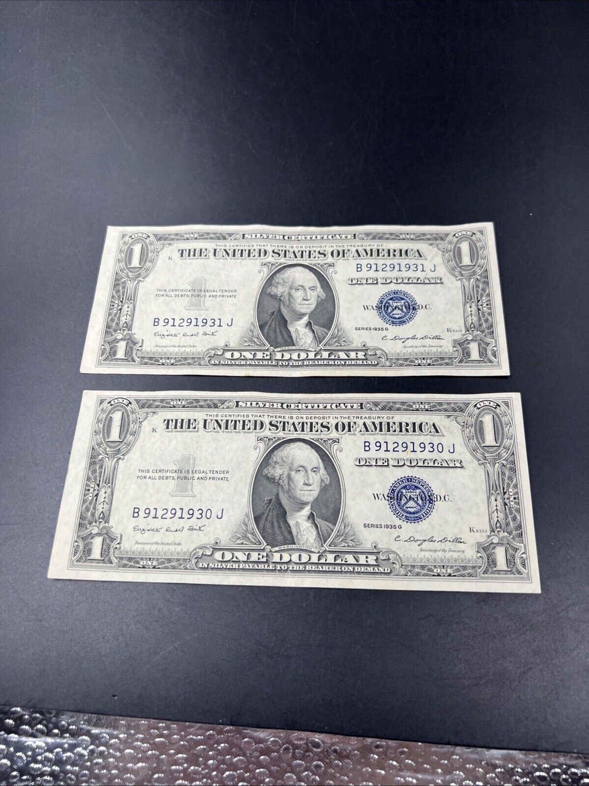 2 Consecutive 1935 G $1 One Dollar Silver Certificate Note Bills AU Circ #930